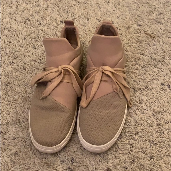 steve madden lancer sneakers - Picture 2 of 4